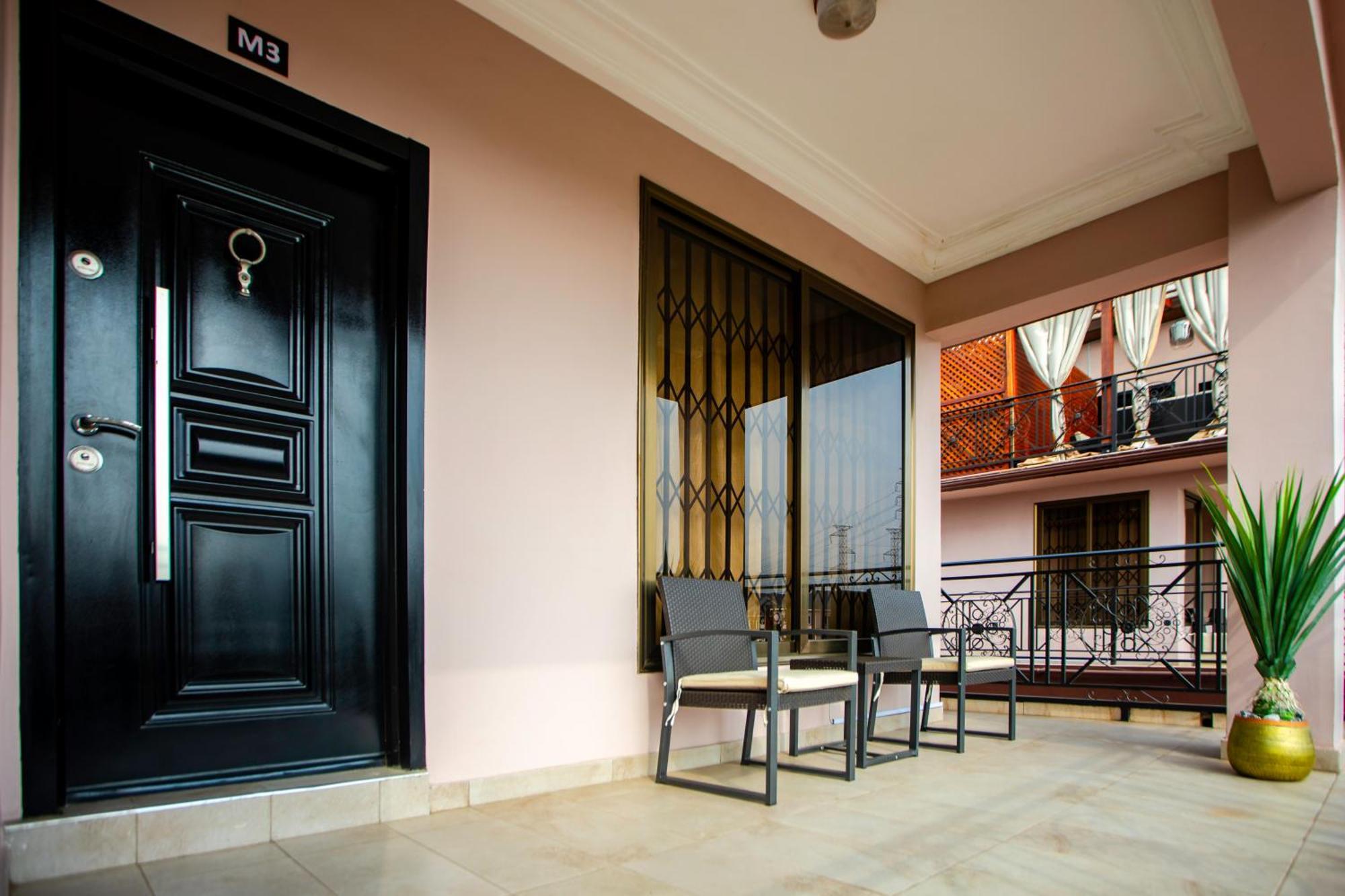 Maat Luxury Homes Accra Exteriör bild