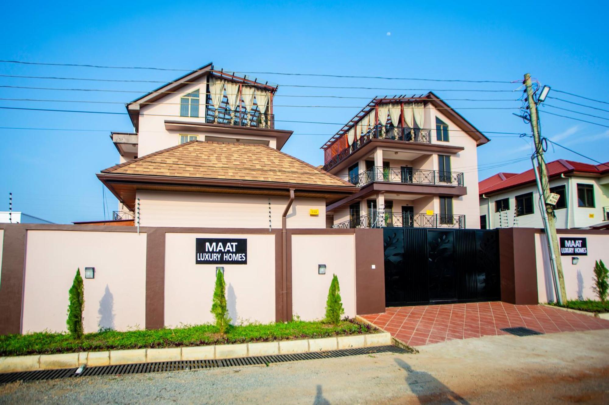 Maat Luxury Homes Accra Exteriör bild