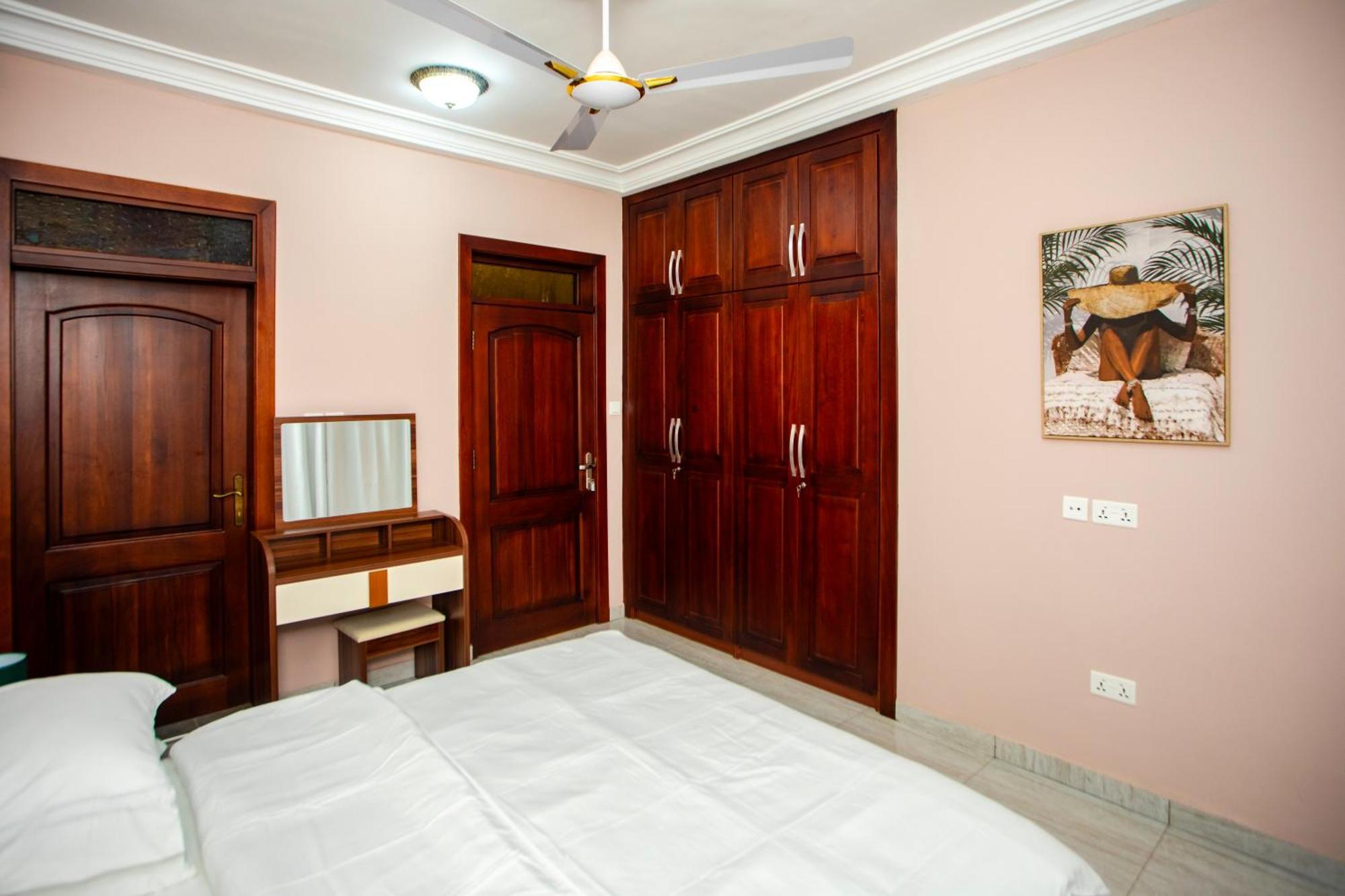 Maat Luxury Homes Accra Exteriör bild