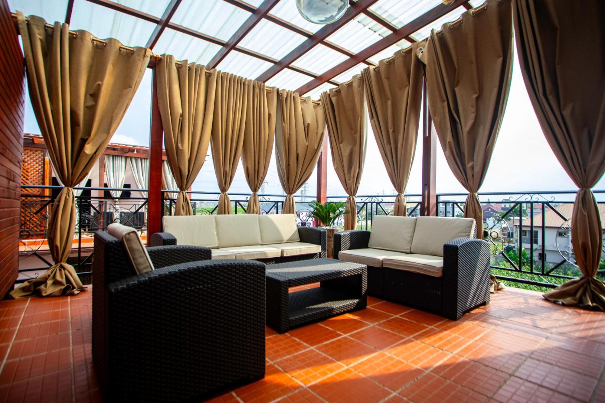 Maat Luxury Homes Accra Exteriör bild