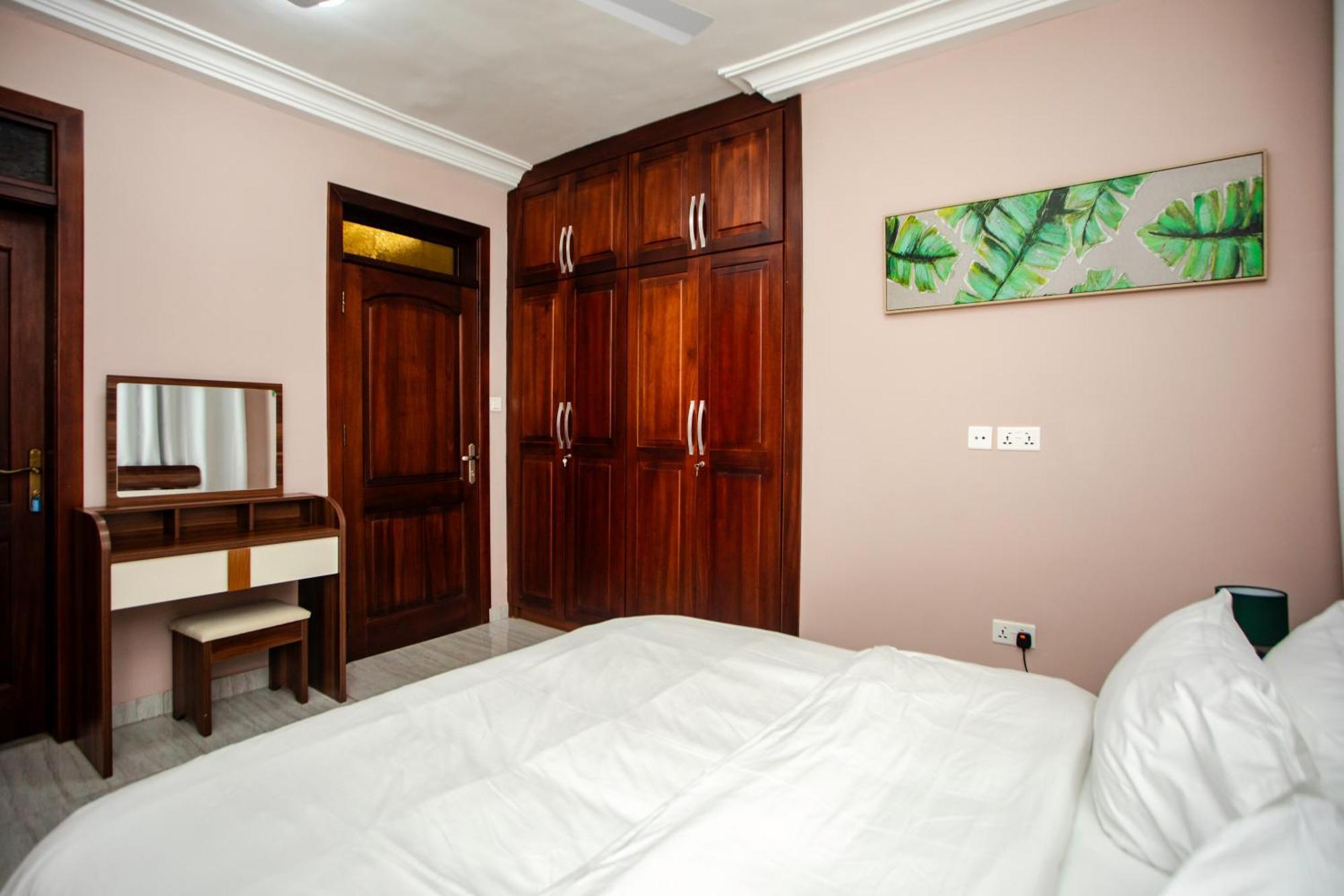 Maat Luxury Homes Accra Exteriör bild