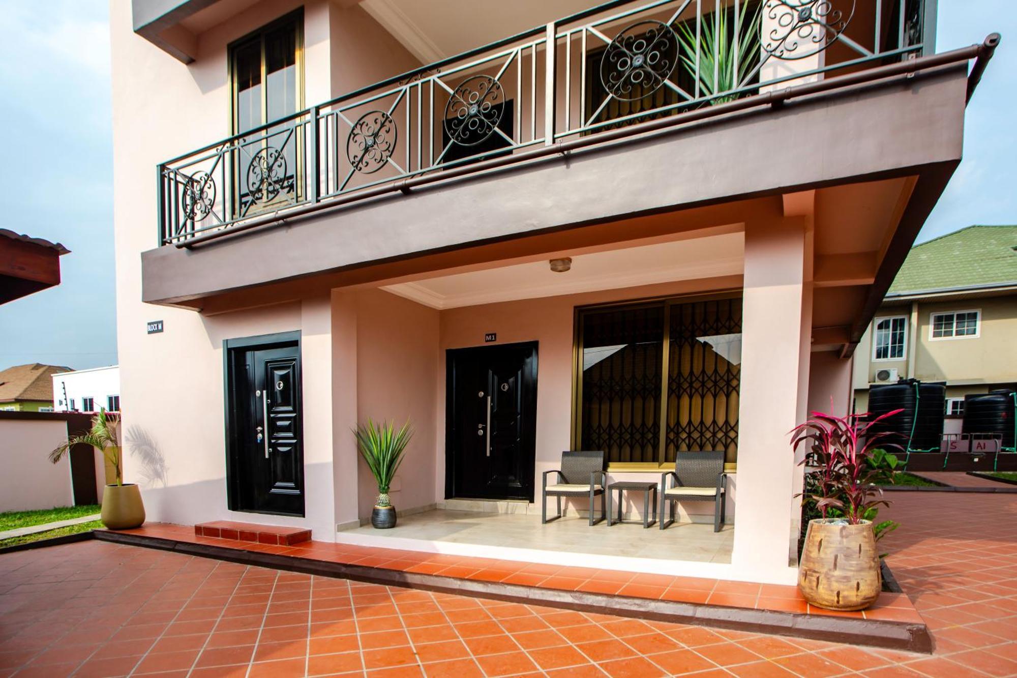 Maat Luxury Homes Accra Exteriör bild